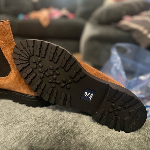 Caslon Tan Suede Lug Chelsea Boots (Chestnut brown) water resistant - Picture 3 of 5